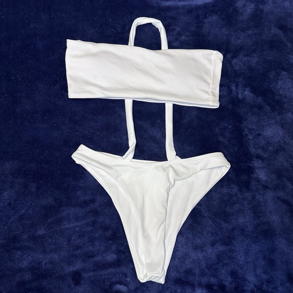 SHEIN Swim  White Bikini Set Size Small  Sexy Cheeky‎ Bottoms